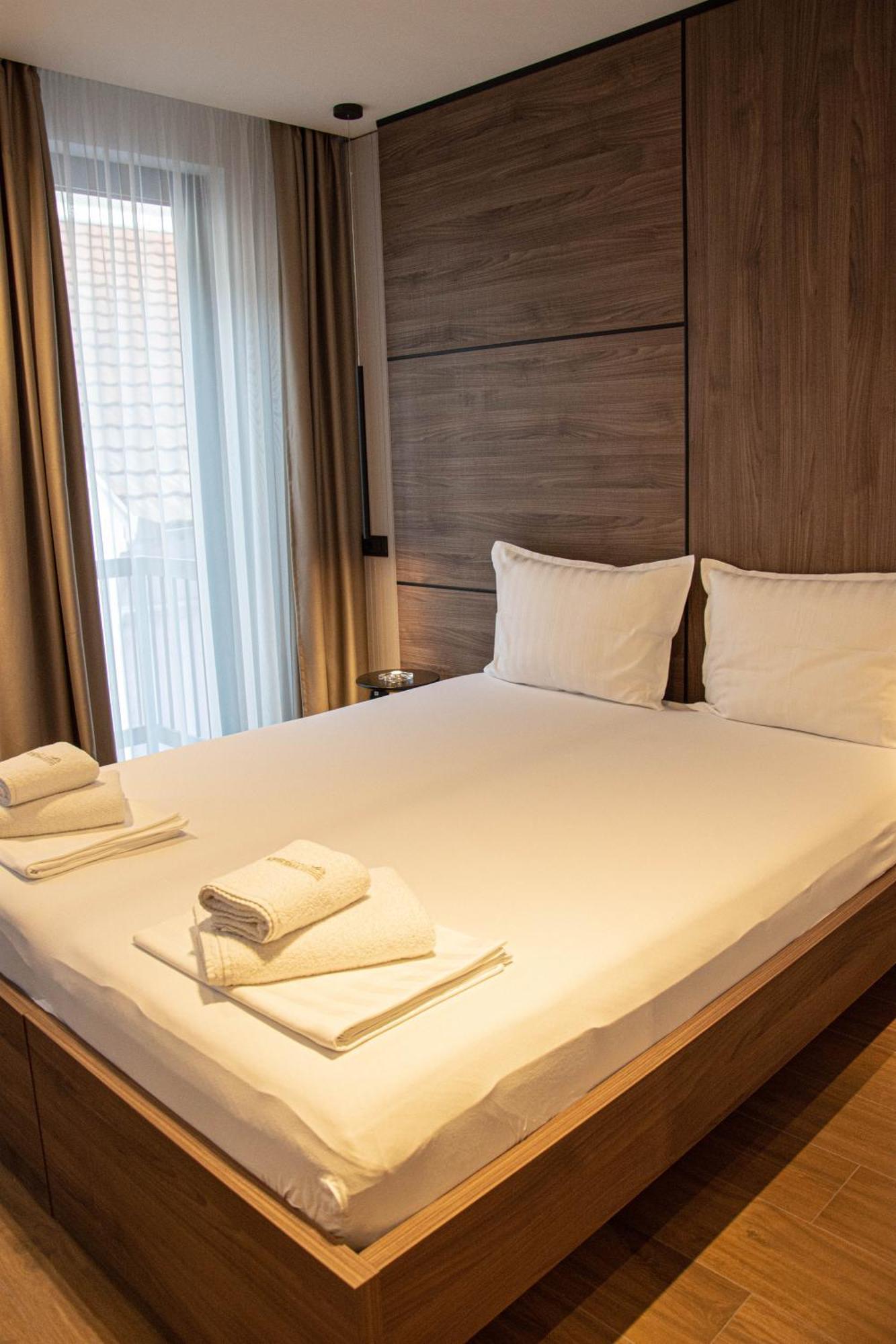 Kristall Apartments Premium Šabac エクステリア 写真